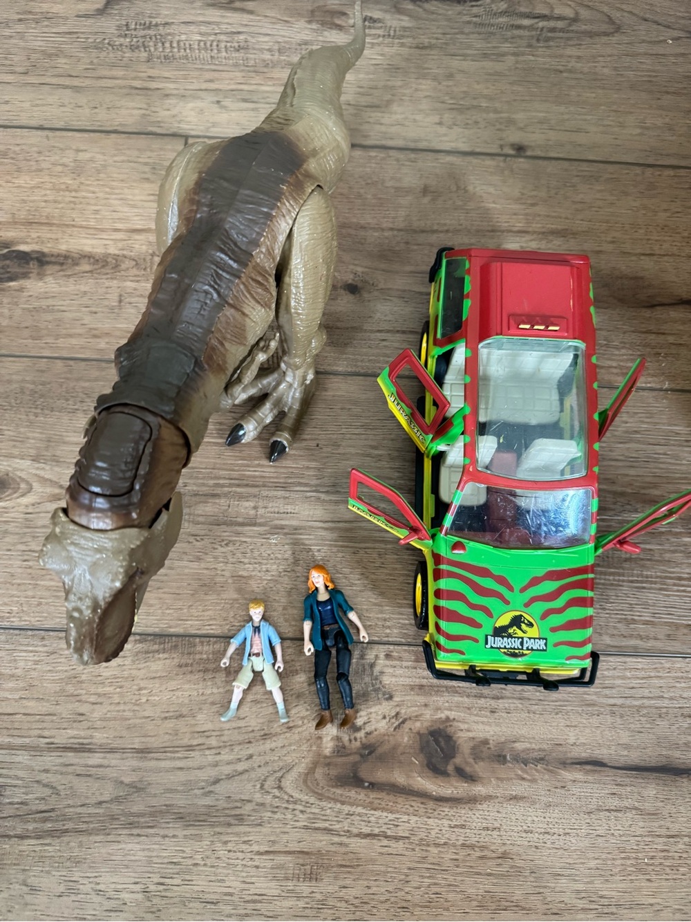 Jurassic Park dinosaur, car and people toys - Picture 3 of 4
